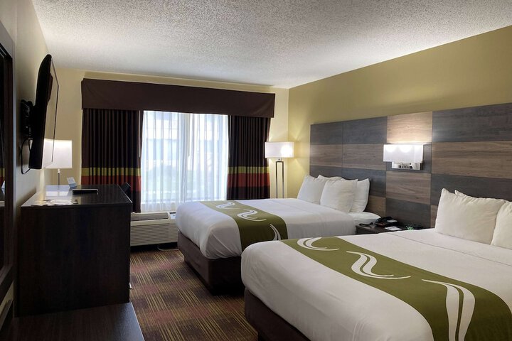 AmericInn by Wyndham Fort Atkinson