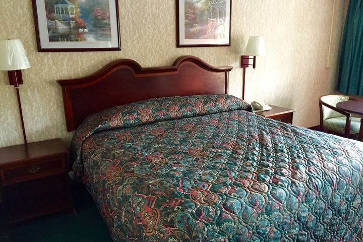 Room 15 of 36
