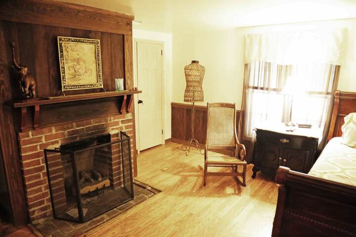 Room 53 of 75