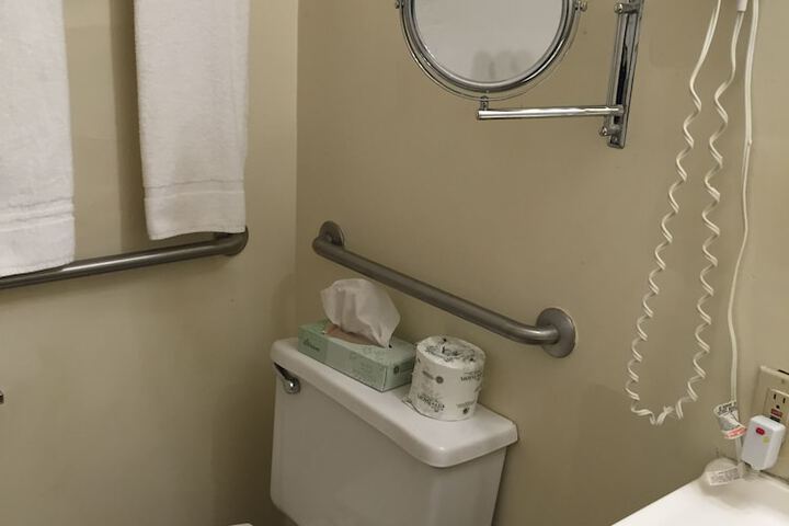Wildwood Inn Tropical Dome & Theme Suites