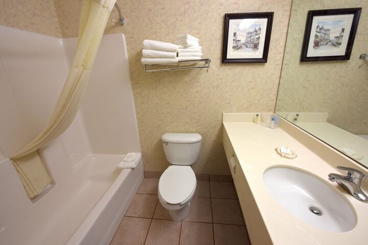 Room 16 of 38