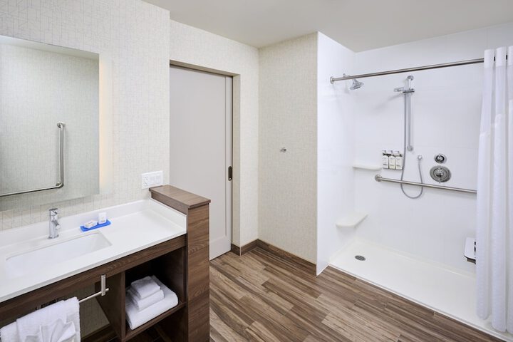 Holiday Inn Express and Suites Brantford by IHG