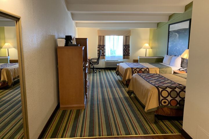 Room 19 of 46