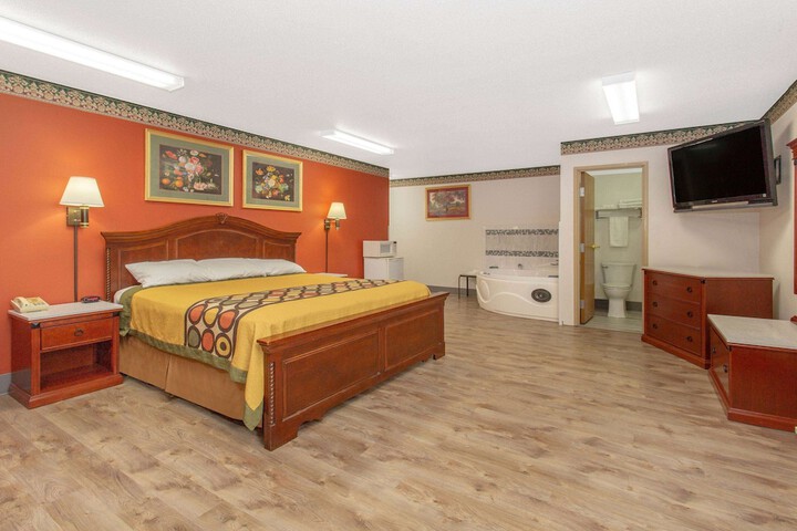 Room 9 of 17