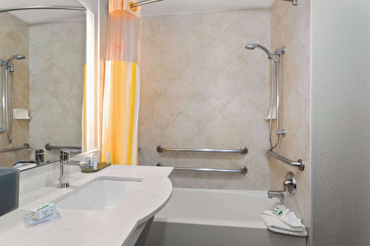 Room 15 of 29