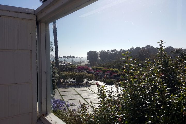 Malibu Country Inn