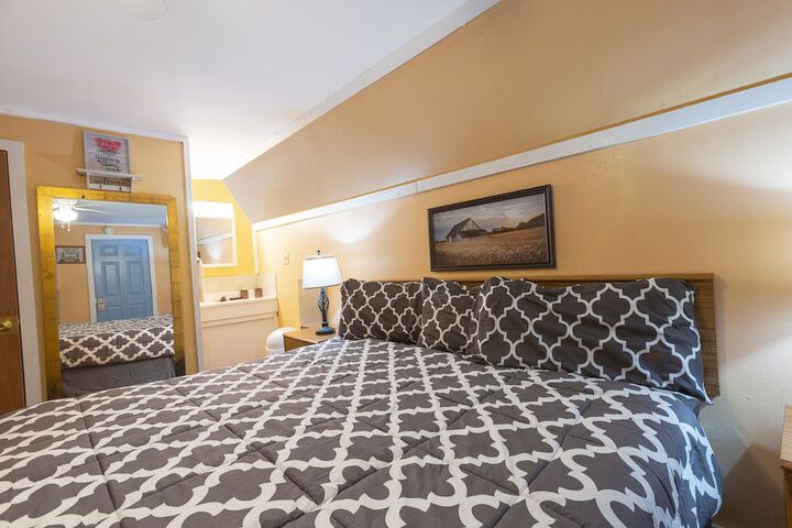 Room 54 of 62