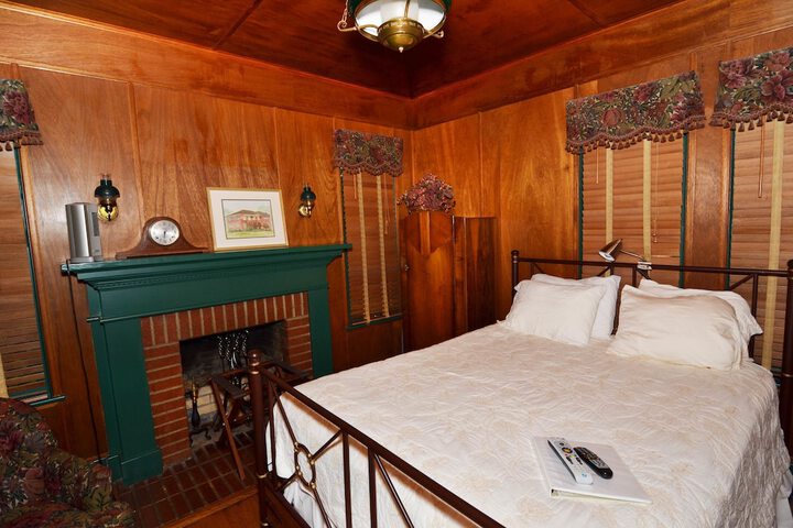 Far View - a Bed & Breakfast Estate