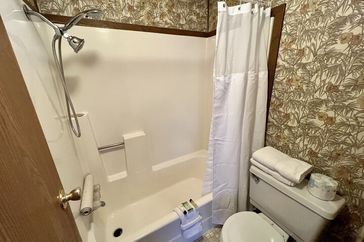 Room 12 of 51