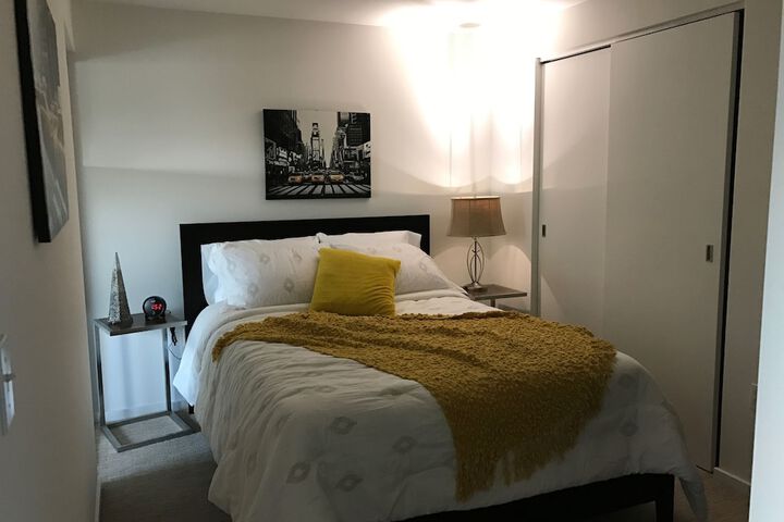 Room 10 of 13