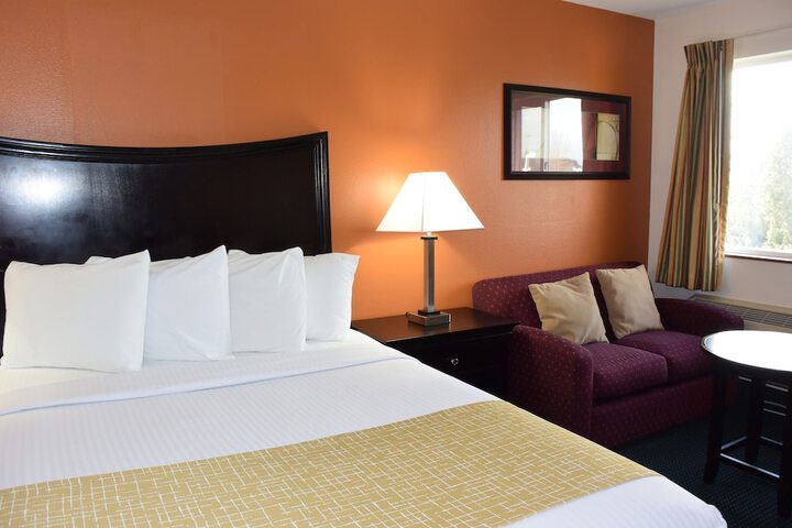 Travelodge Suites by Wyndham Newberg