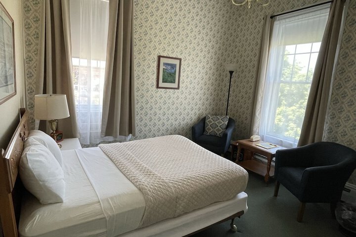 Room 33 of 95