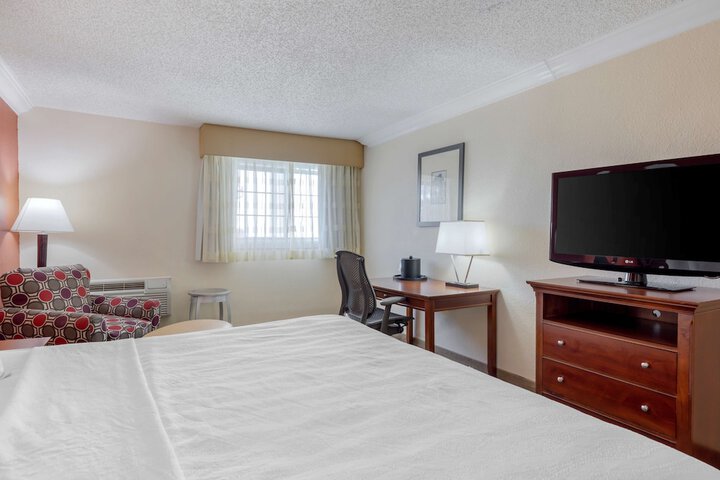 Room 18 of 44