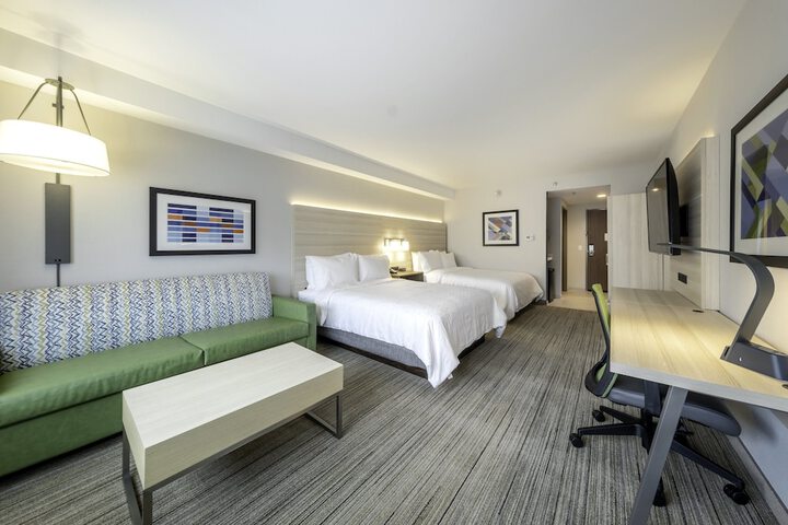 Room 21 of 35