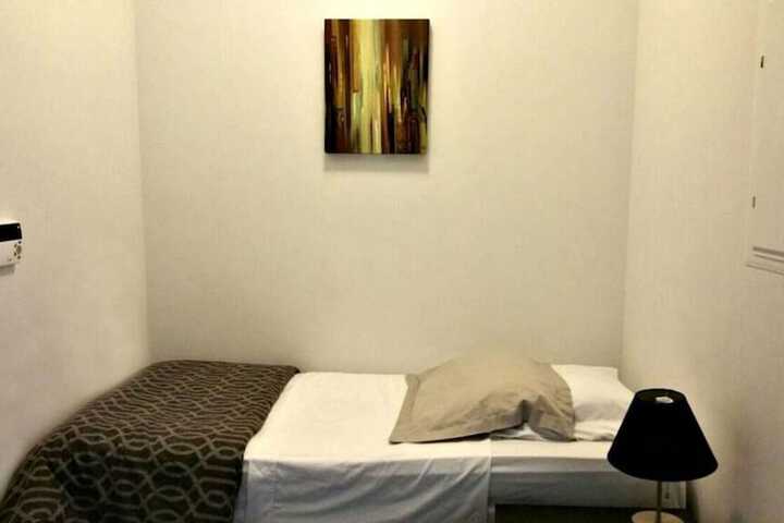 Room 12 of 20