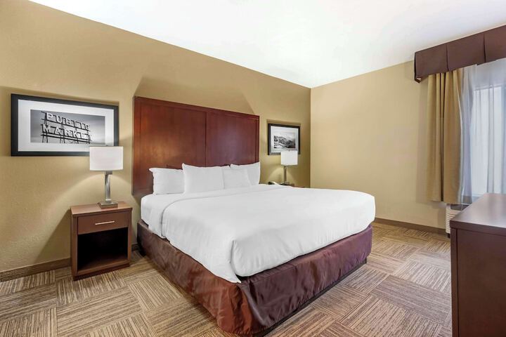 Room 10 of 38