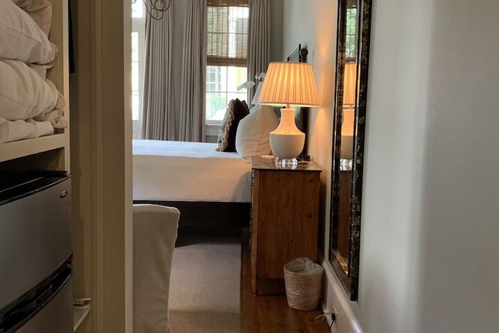 Room 40 of 98