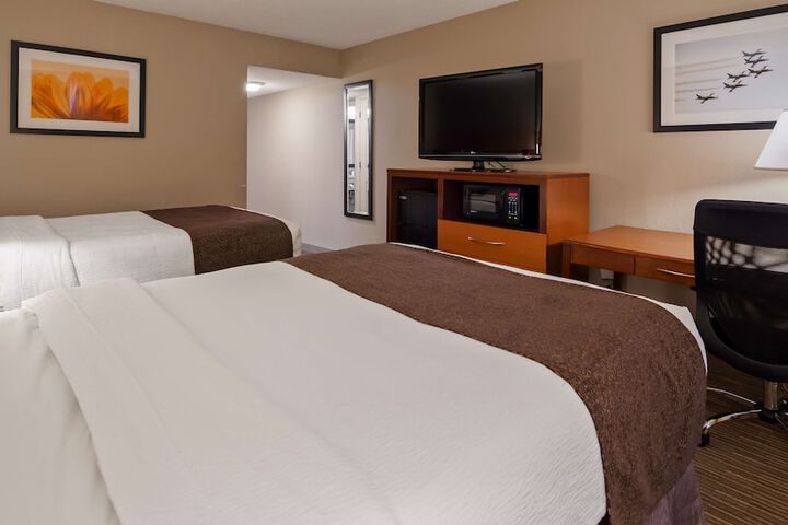 Room 6 of 25