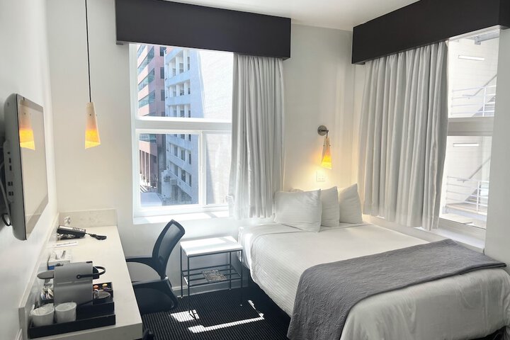 Room 27 of 112