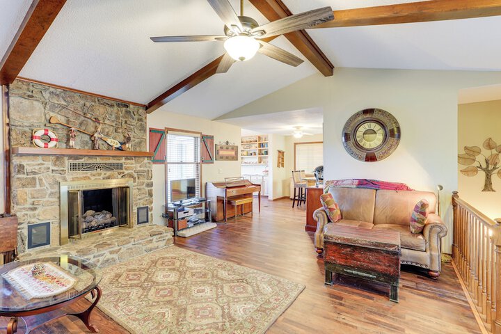 Waterfront Cherokee Village Home w / Private Dock!