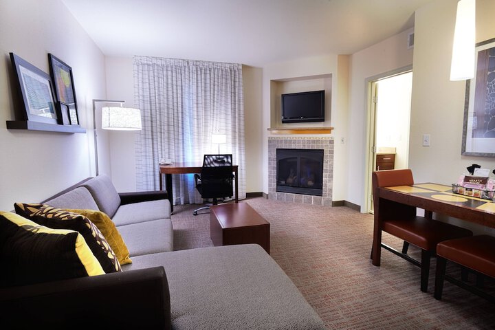Room 14 of 22