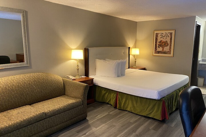 Room 27 of 45