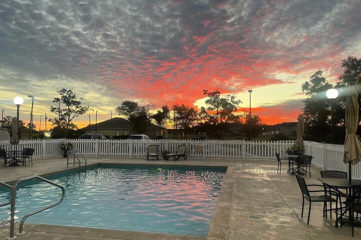 Pool 3 of 8