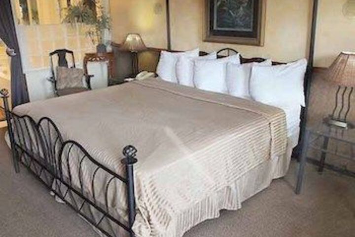 Rodeway Inn & Suites