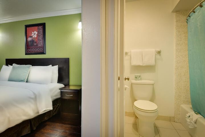 Room 22 of 37