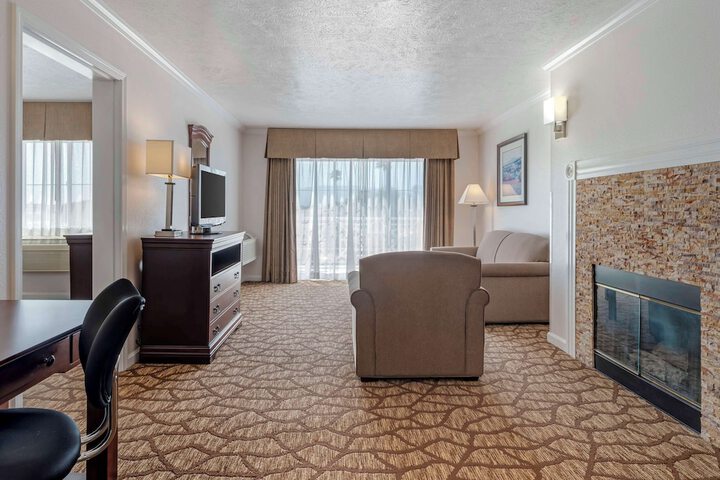 Best Western Salinas Monterey Hotel