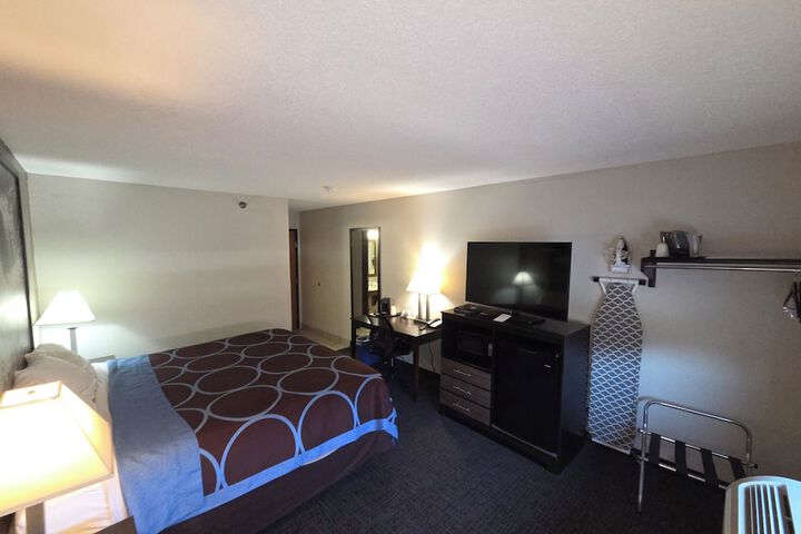 Super 8 by Wyndham Elkins