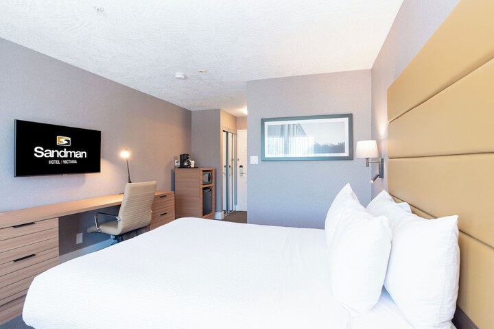 Room 15 of 36