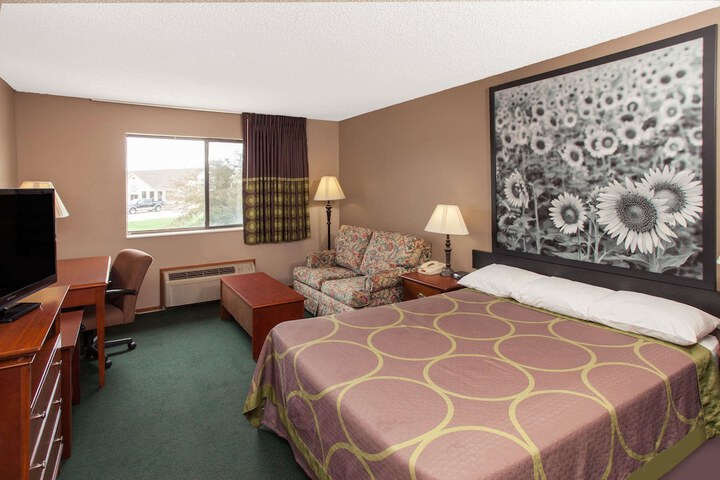 Room 14 of 25