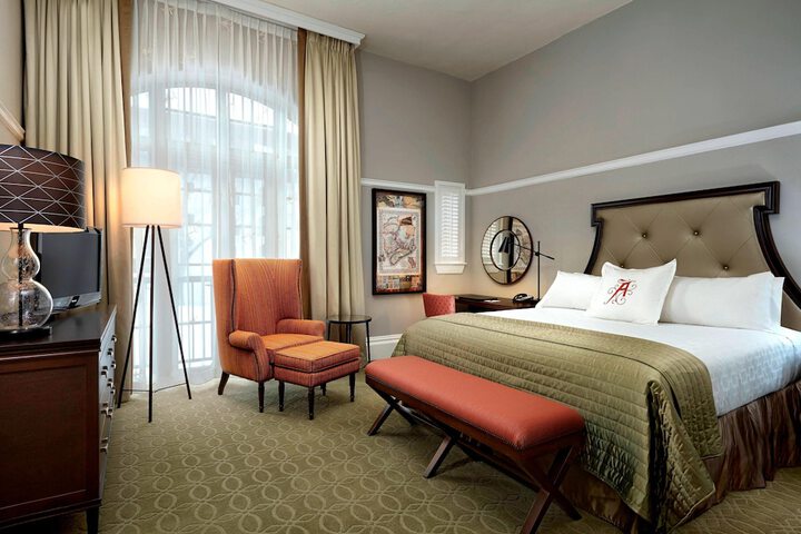 Room 19 of 70