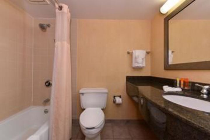 Ramada Plaza Rochester Airport