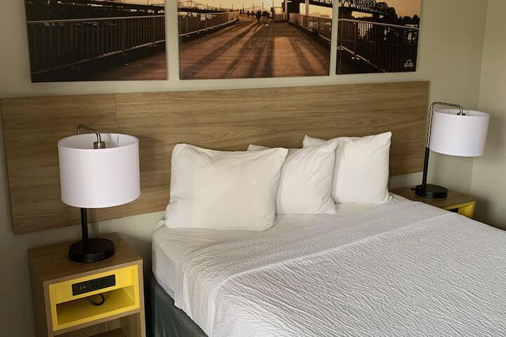 Room 38 of 65