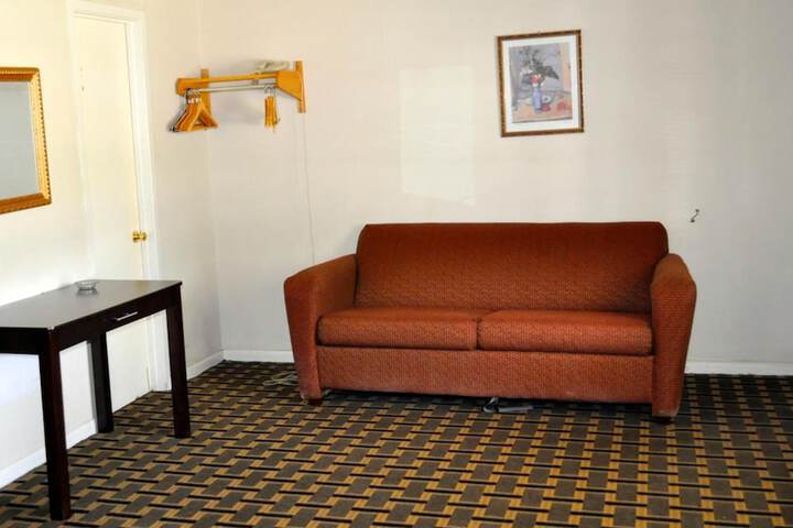 Room 23 of 32