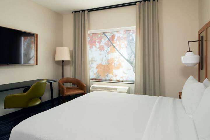 Room 16 of 37