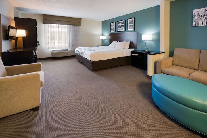 Room 17 of 31