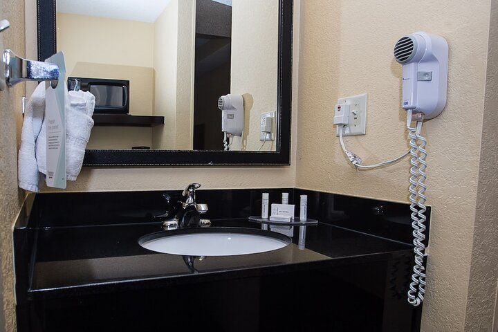 Room 12 of 18