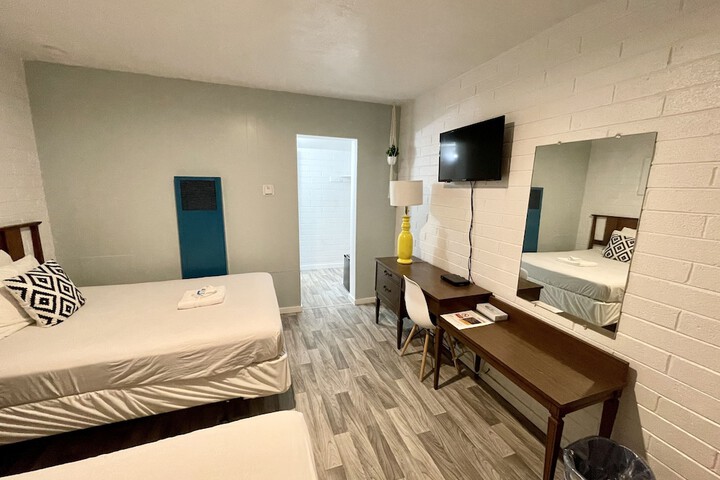 Room 25 of 63