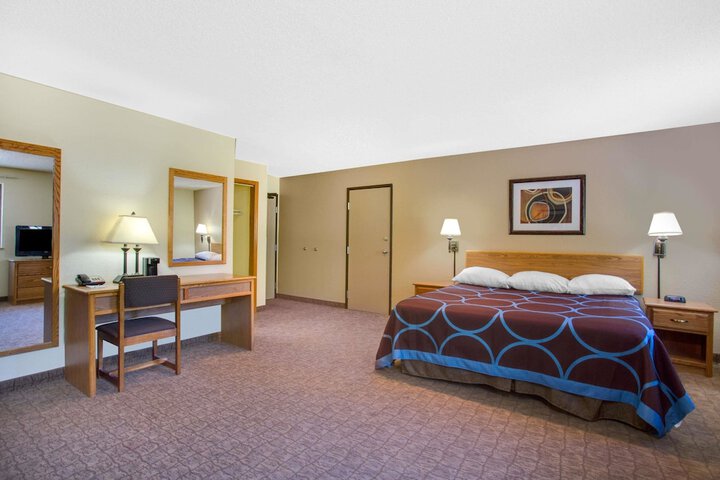 Room 14 of 15