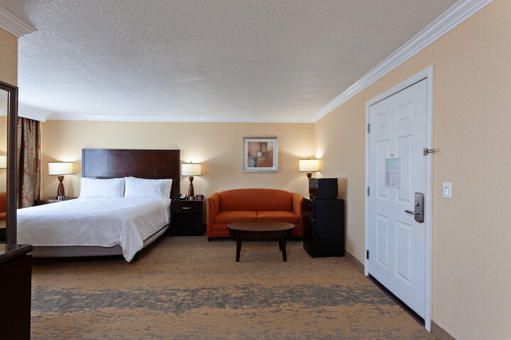 Room 30 of 65