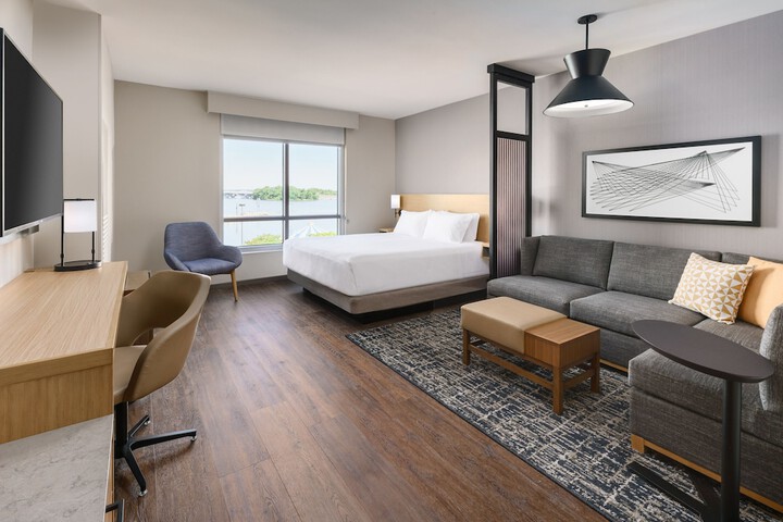 Room 18 of 52
