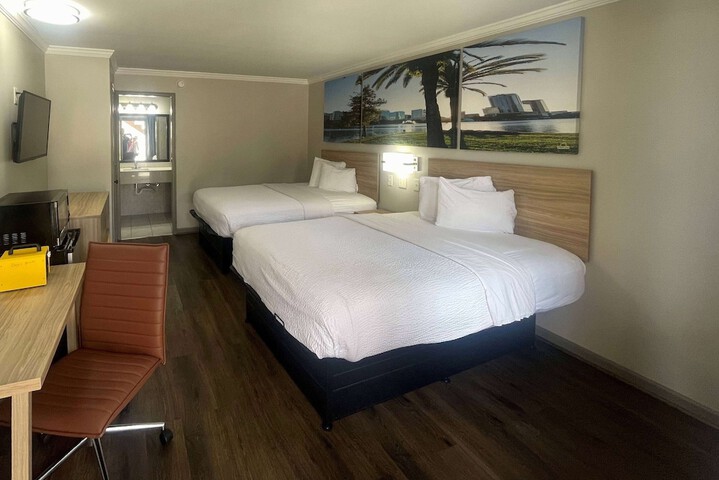 Room 16 of 30