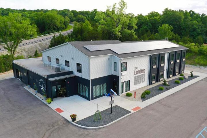 Group suite near Six Flags with onsite activities