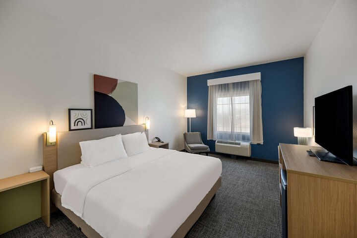 Room 12 of 32
