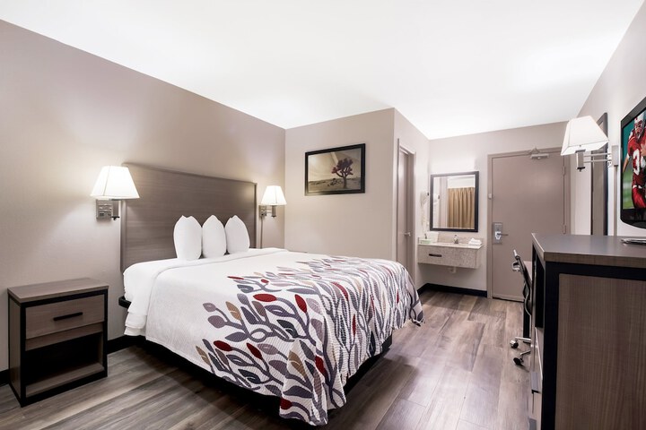 Room 30 of 38