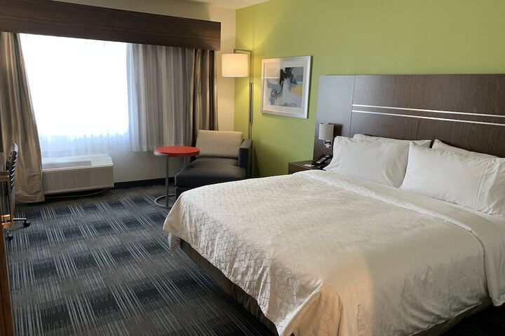 Holiday Inn Express & Suites Dallas NW - Farmers Branch by IHG