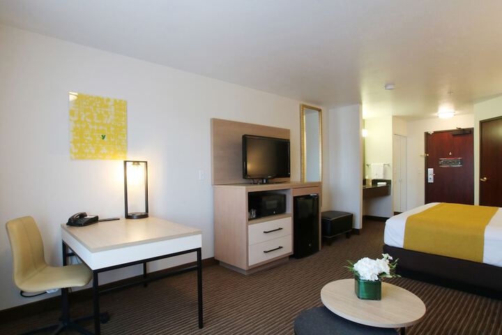 Room 17 of 43